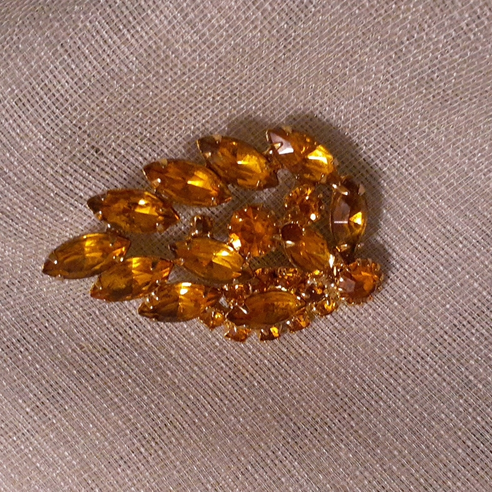 Vintage brooch #297